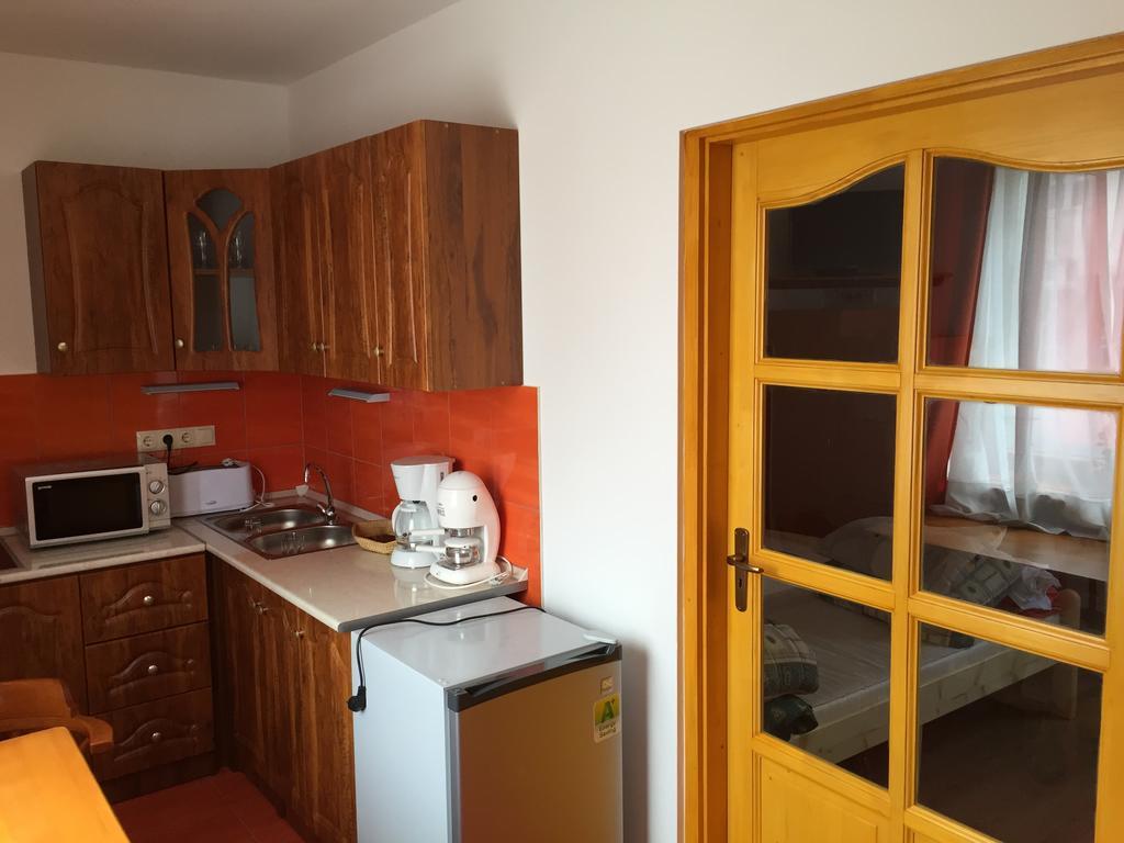 Aqua Thermal Soterapia Es Apartmanhaz Puspokladany Номер фото