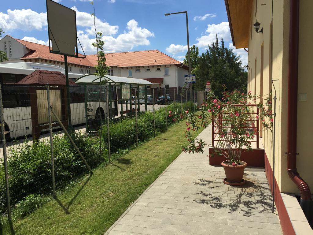 Aqua Thermal Soterapia Es Apartmanhaz Puspokladany Номер фото