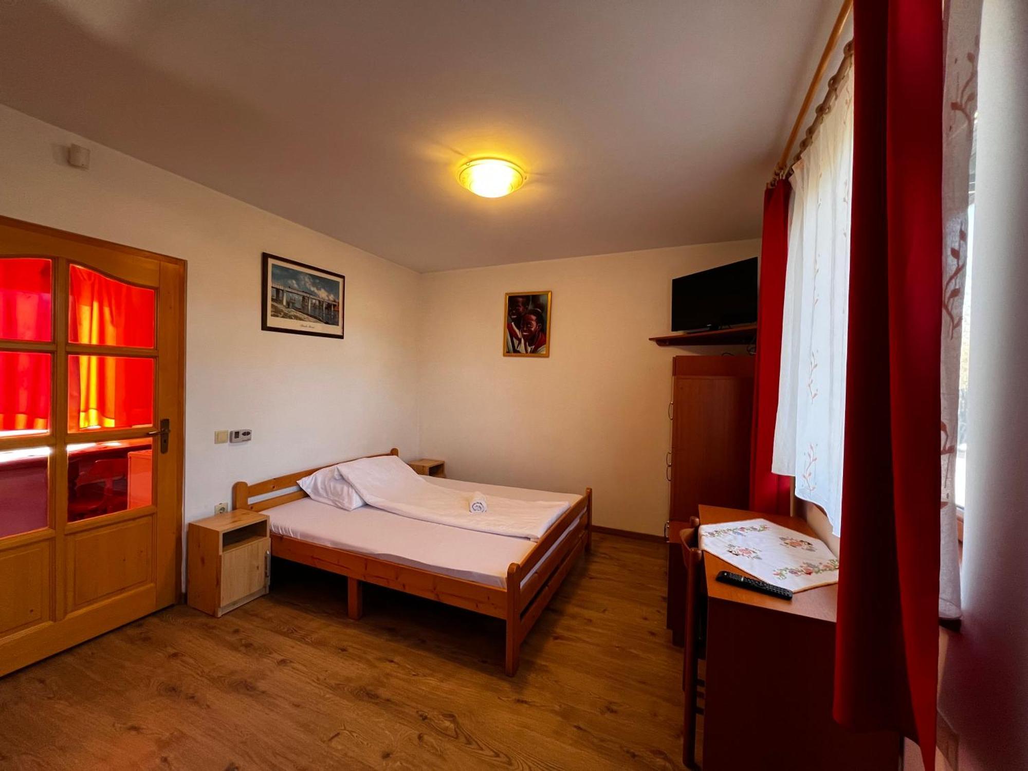Aqua Thermal Soterapia Es Apartmanhaz Puspokladany Екстер'єр фото