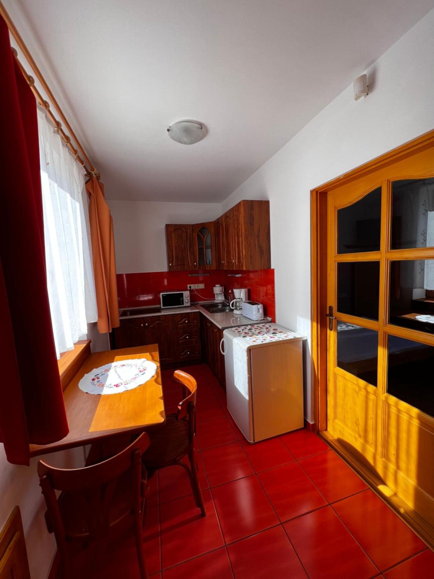 Aqua Thermal Soterapia Es Apartmanhaz Puspokladany Екстер'єр фото